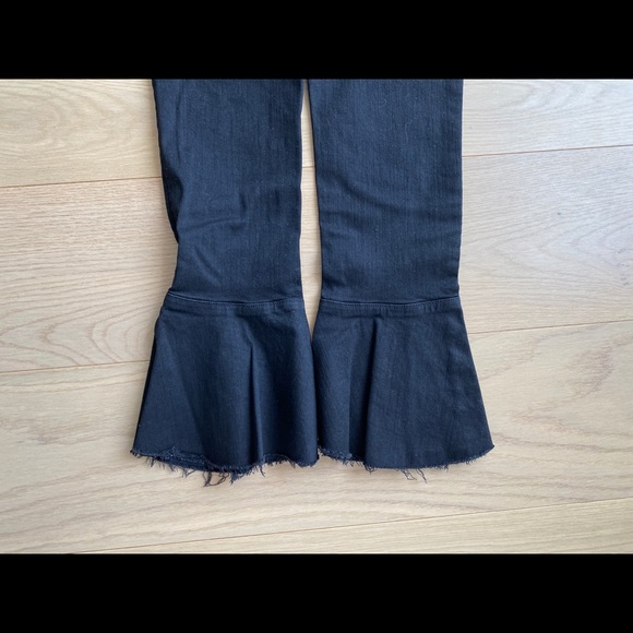 NWT Mother Denim “The Cha Cha Fray” Jean